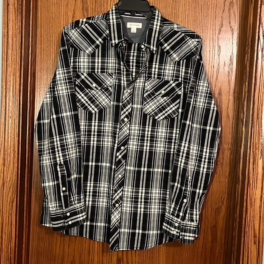 *NWT* Men’s long sleeved plaid shirt, size large, by Sun & Stone, 100% cotton